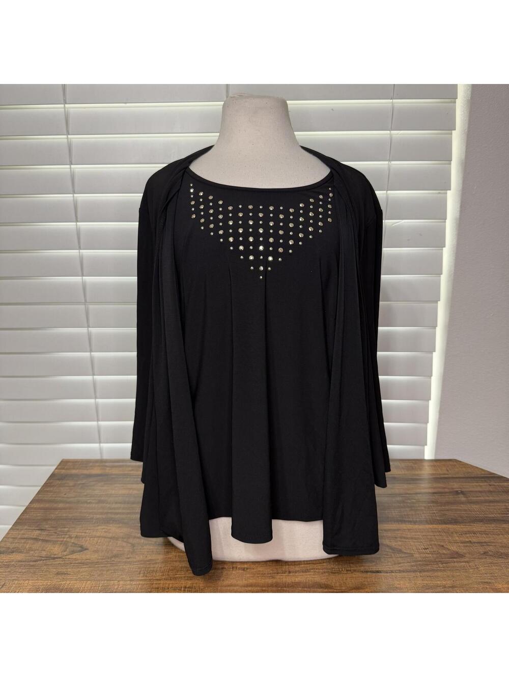 Ava & Grace Petite Black Studded Open Front Blouse PXL